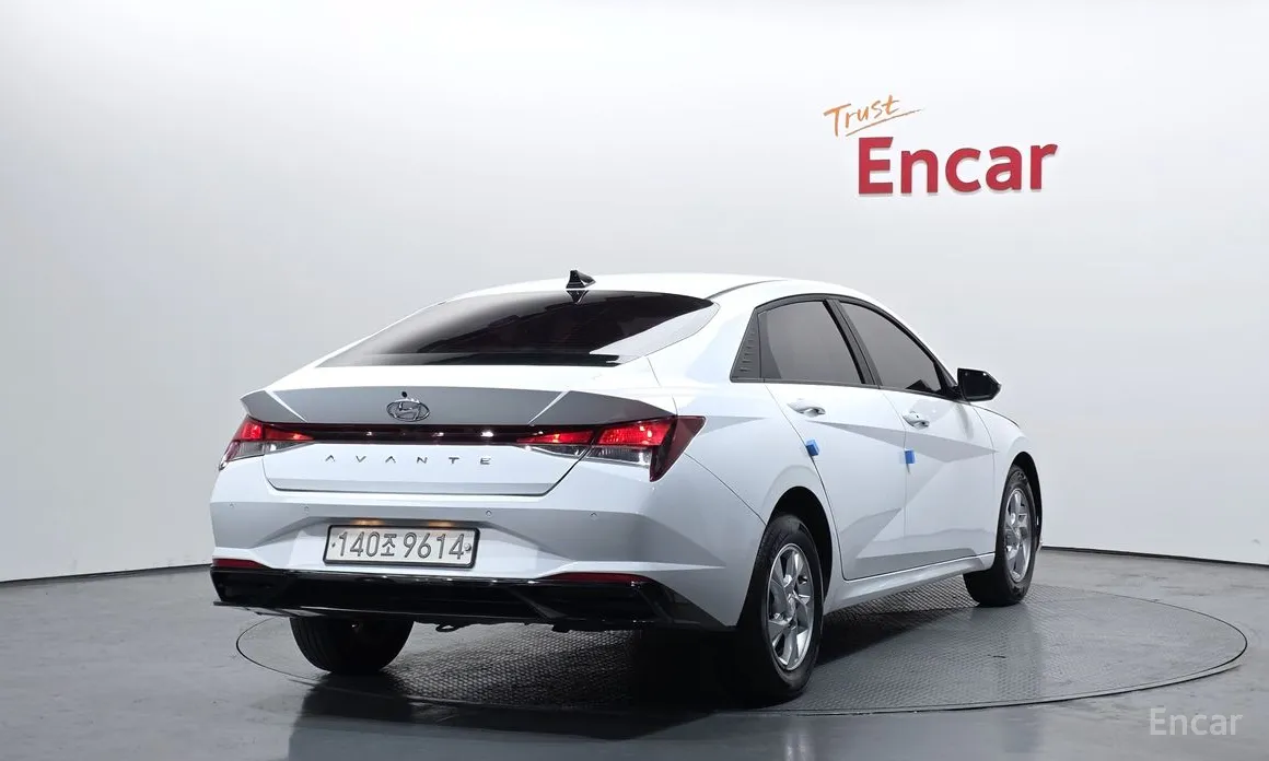 Фото 2 - Hyundai Avante