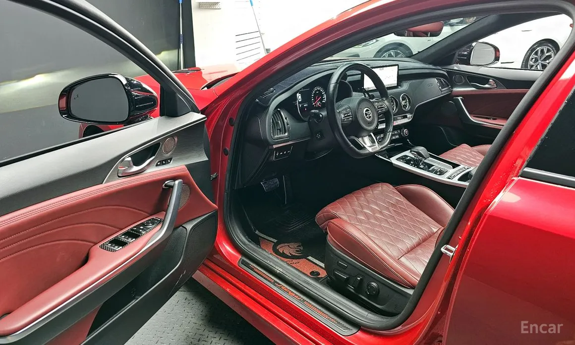 Фото 10 - Kia Stinger