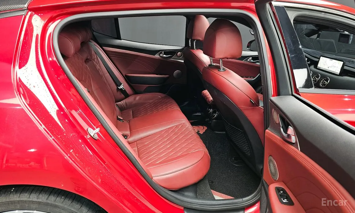 Фото 12 - Kia Stinger