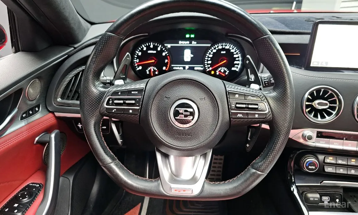 Фото 13 - Kia Stinger