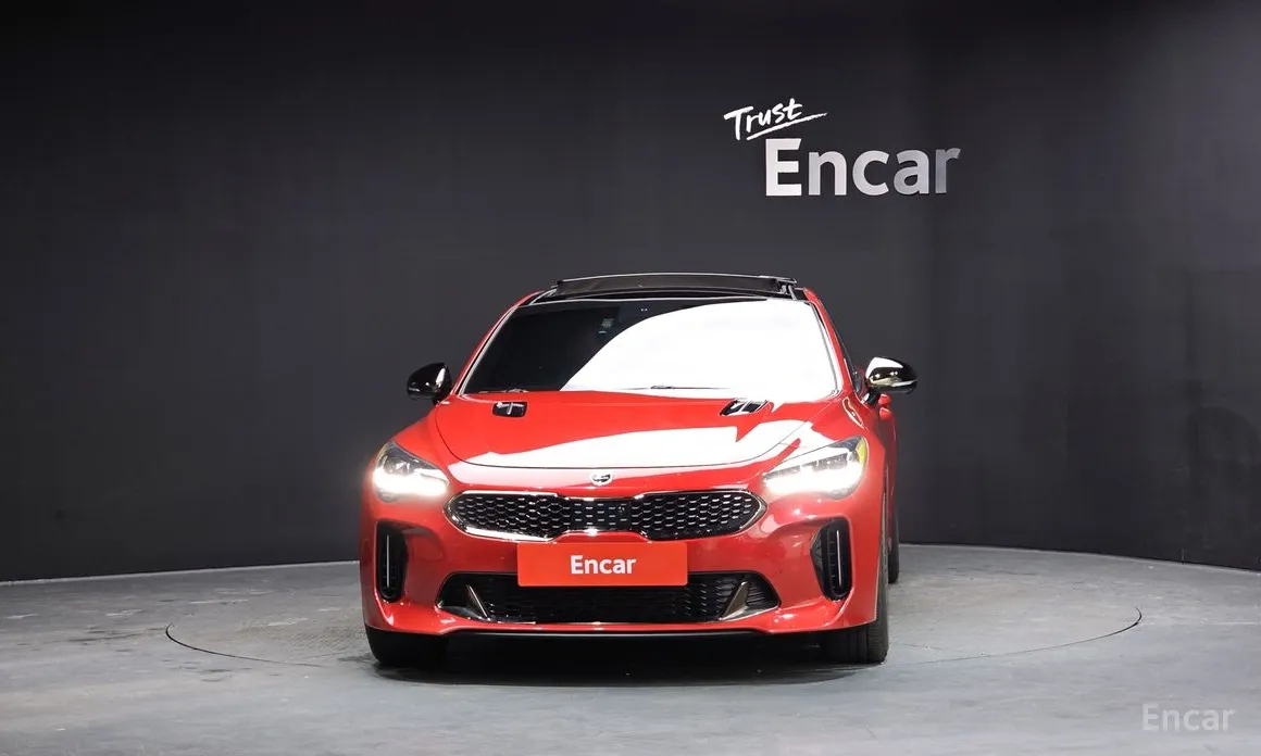 Фото 3 - Kia Stinger