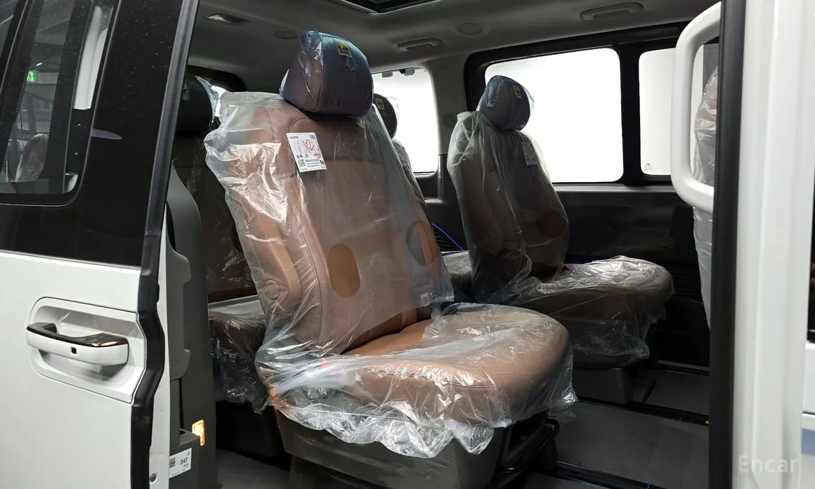 Фото 12 - Hyundai Staria