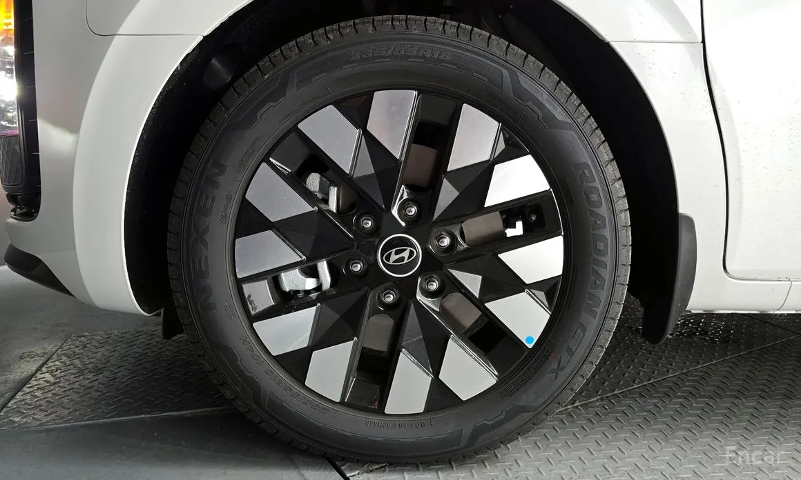 Фото 5 - Hyundai Staria