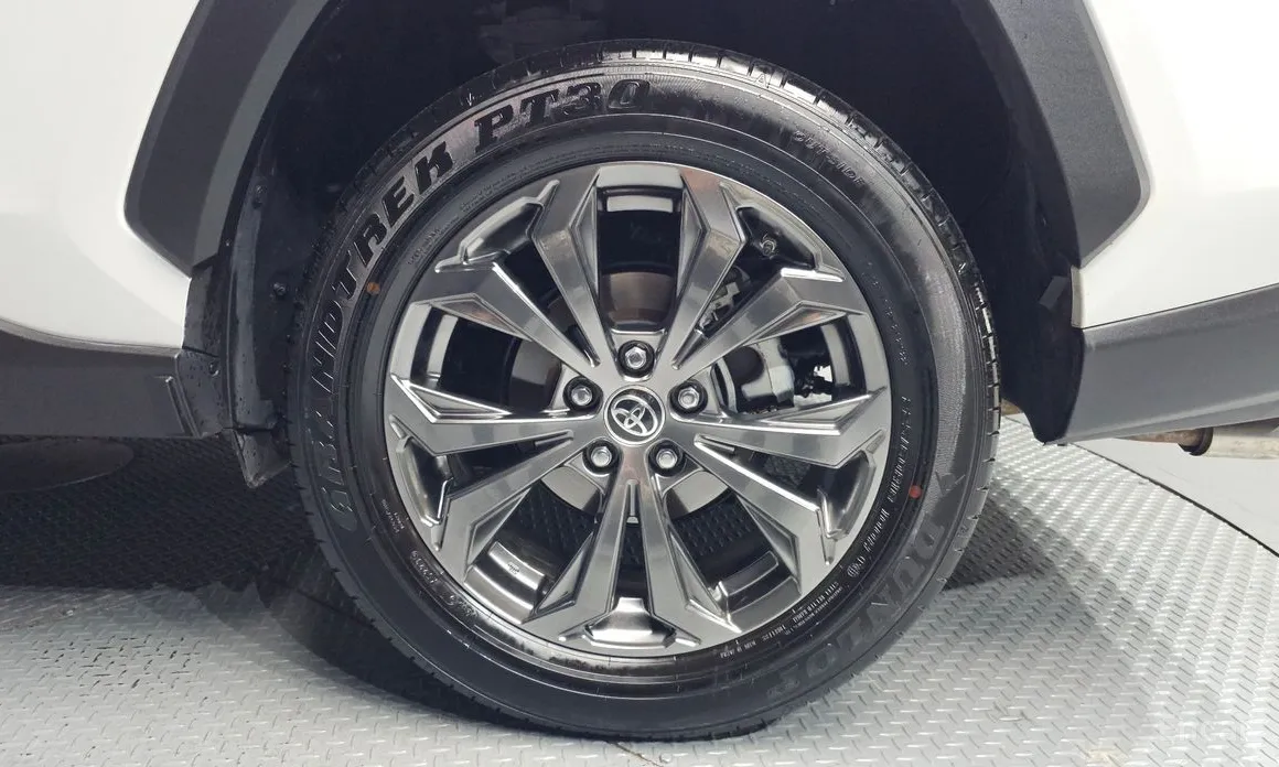 Фото 20 - Toyota RAV4