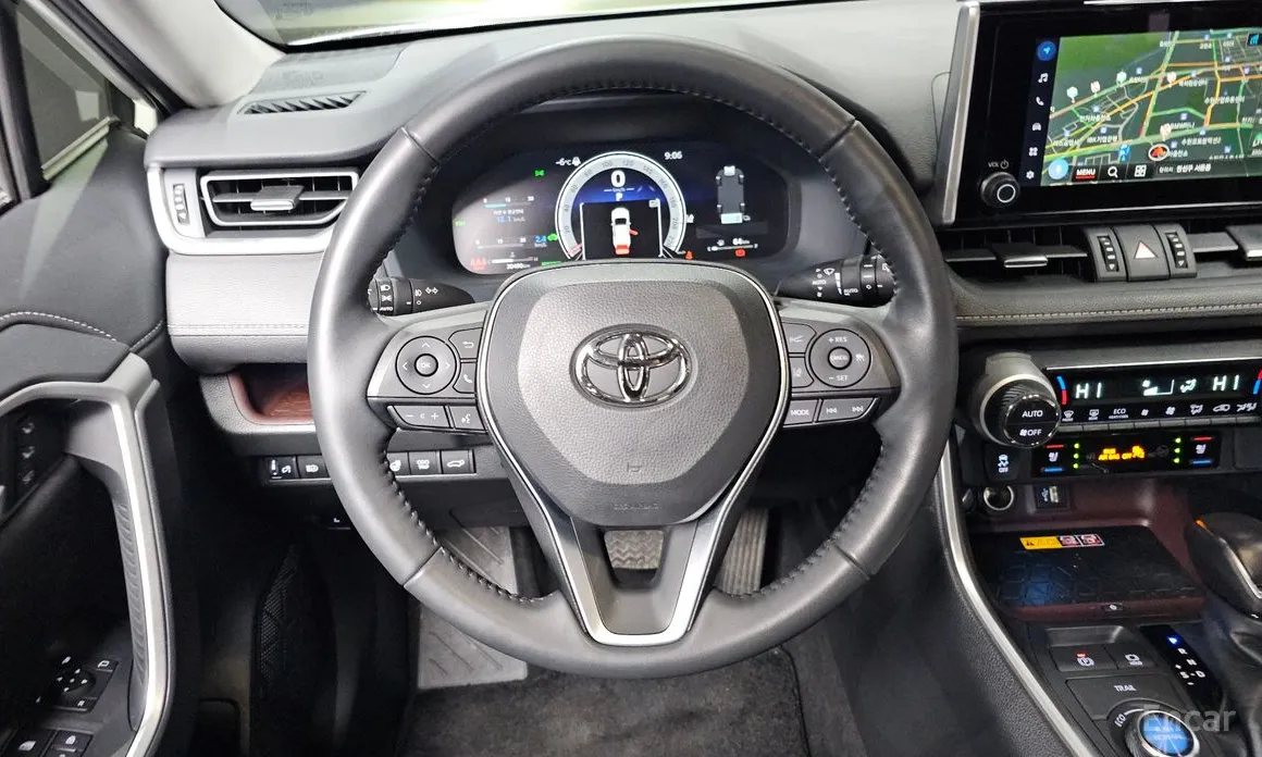 Фото 6 - Toyota RAV4