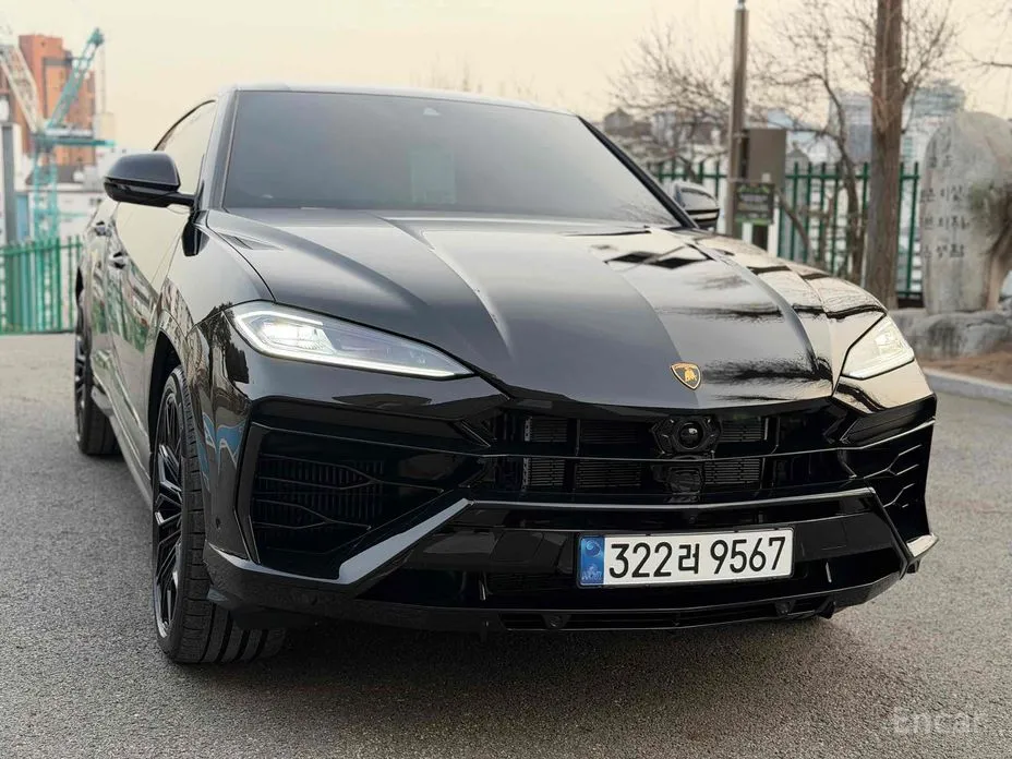 Фото 1 - Lamborghini Urus