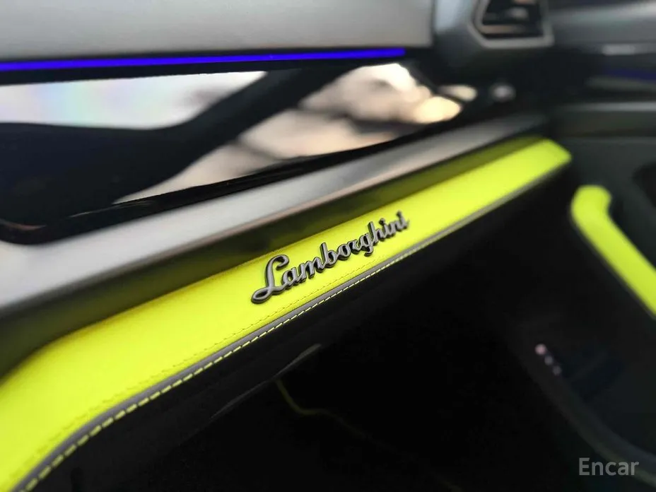 Фото 11 - Lamborghini Urus