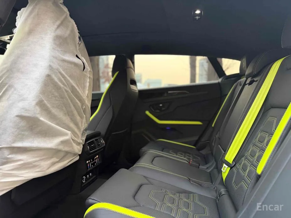 Фото 13 - Lamborghini Urus