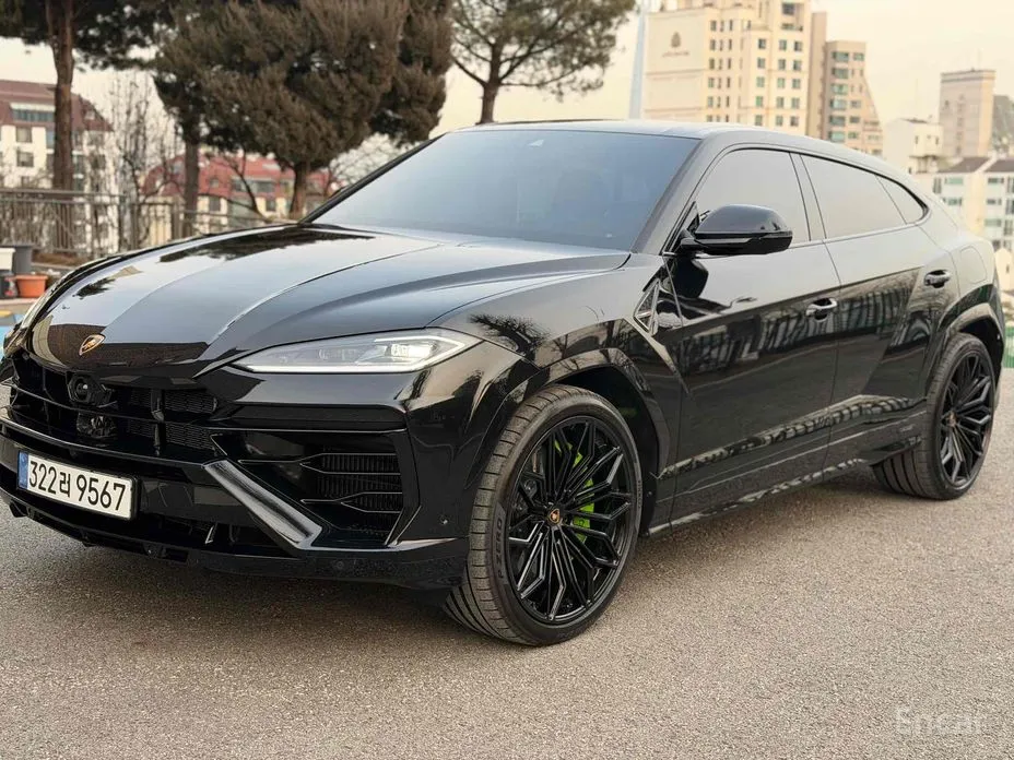 Фото 2 - Lamborghini Urus