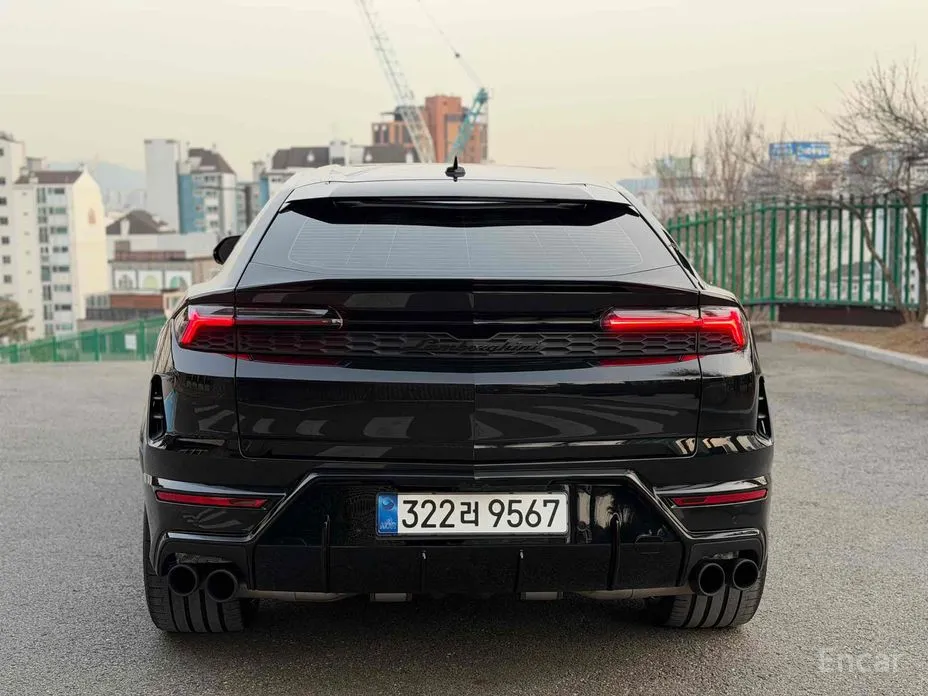 Фото 5 - Lamborghini Urus