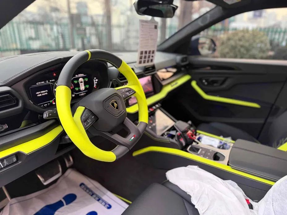 Фото 8 - Lamborghini Urus