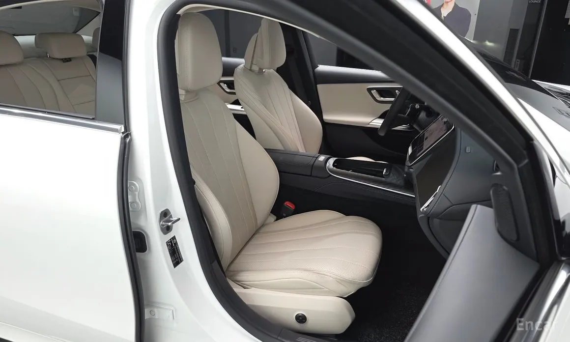 Фото 10 - Mercedes-Benz E-Class