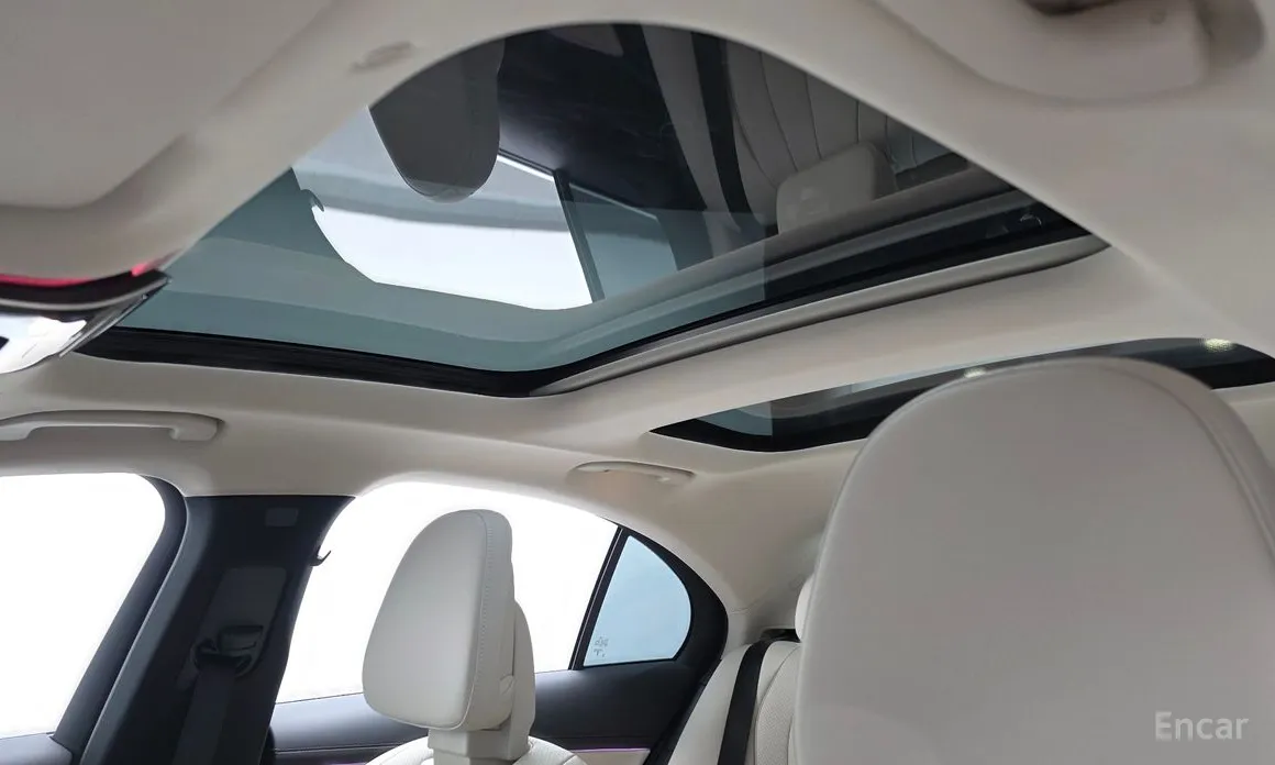 Фото 18 - Mercedes-Benz E-Class