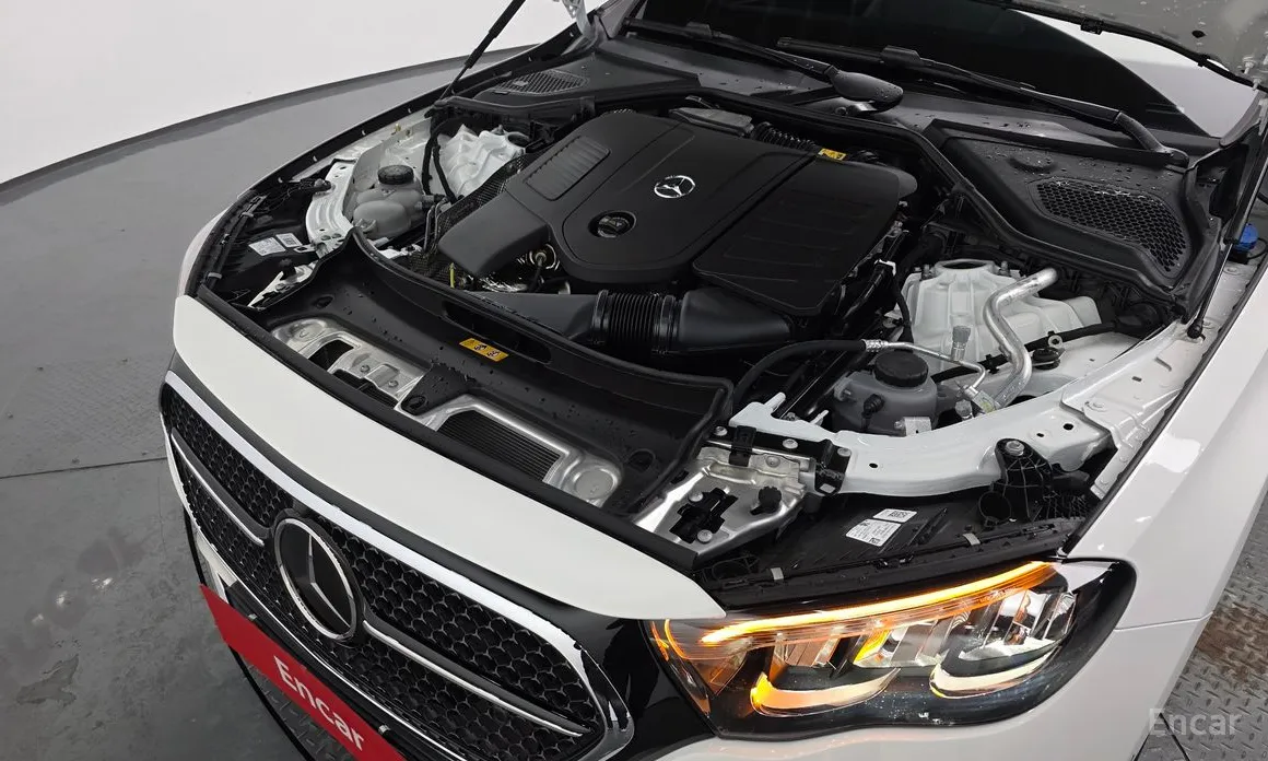 Фото 6 - Mercedes-Benz E-Class