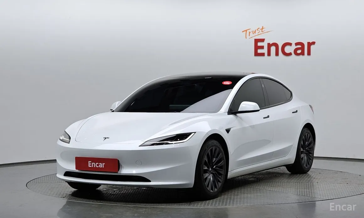 Фото 1 - Tesla Model 3