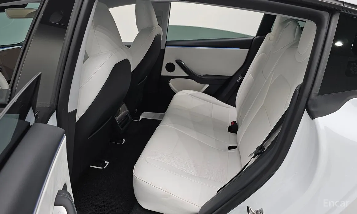 Фото 12 - Tesla Model 3