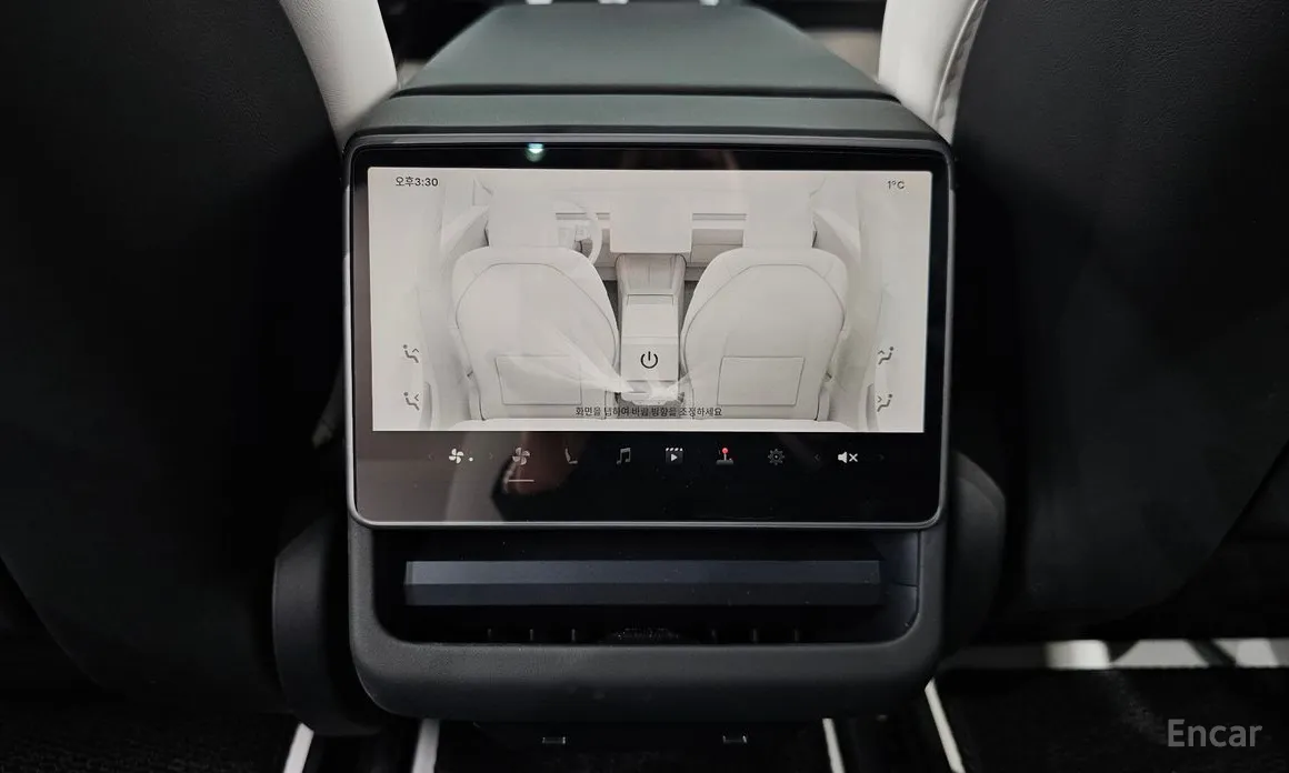 Фото 18 - Tesla Model 3