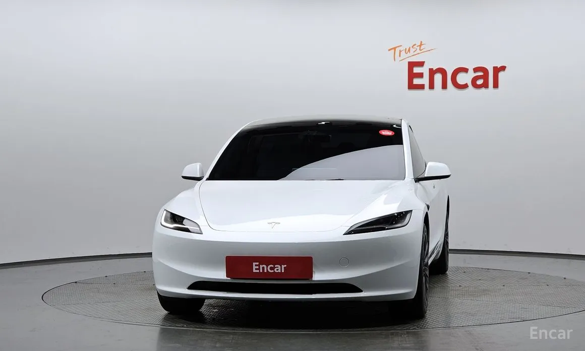 Фото 3 - Tesla Model 3