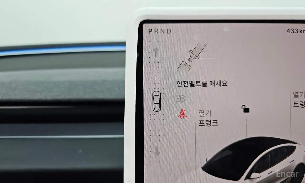 Фото 9 - Tesla Model 3