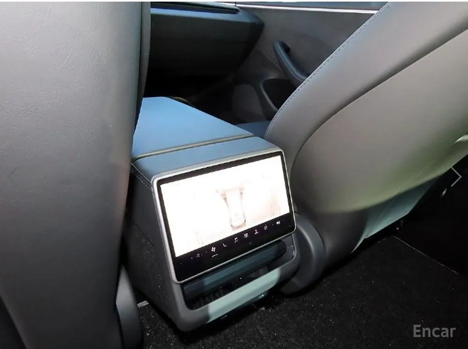 Photo 16 - Tesla Model 3