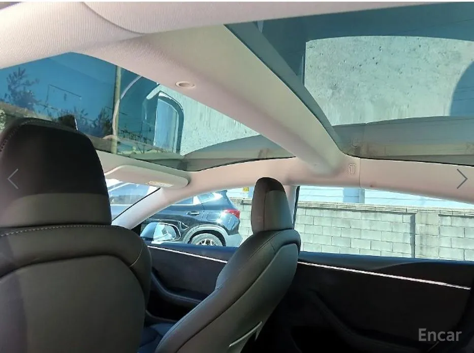 Photo 17 - Tesla Model 3