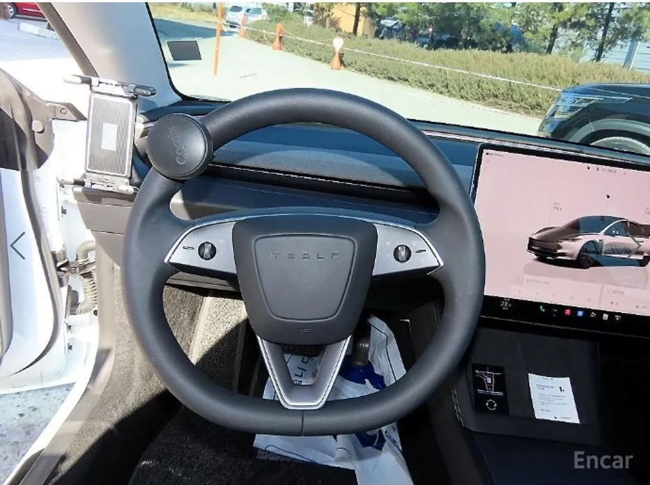 Photo 8 - Tesla Model 3