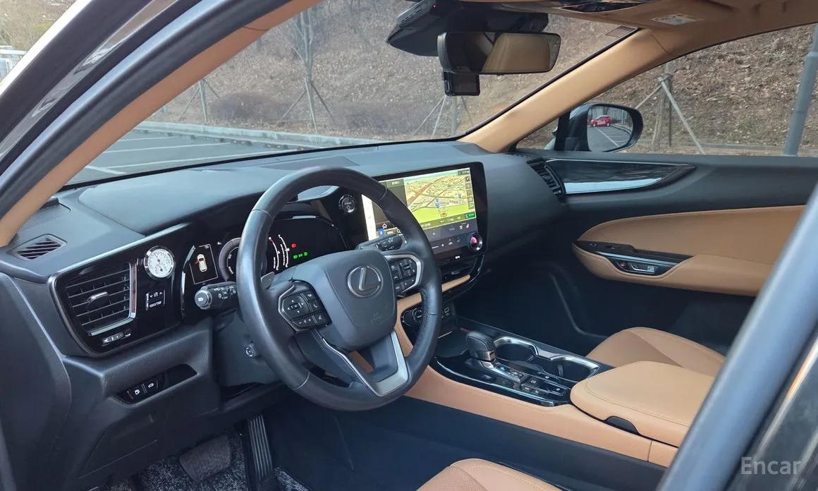 Фото 13 - Lexus NX