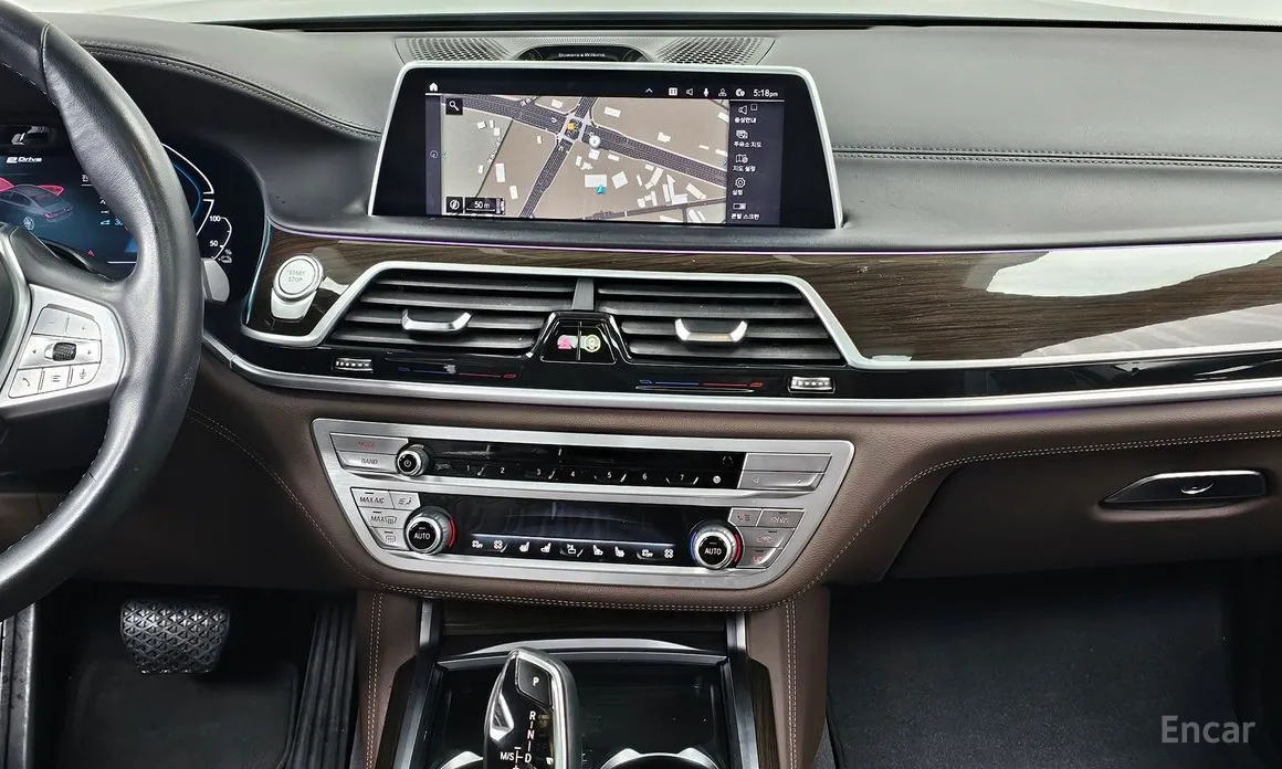 Фото 14 - BMW 7 Series