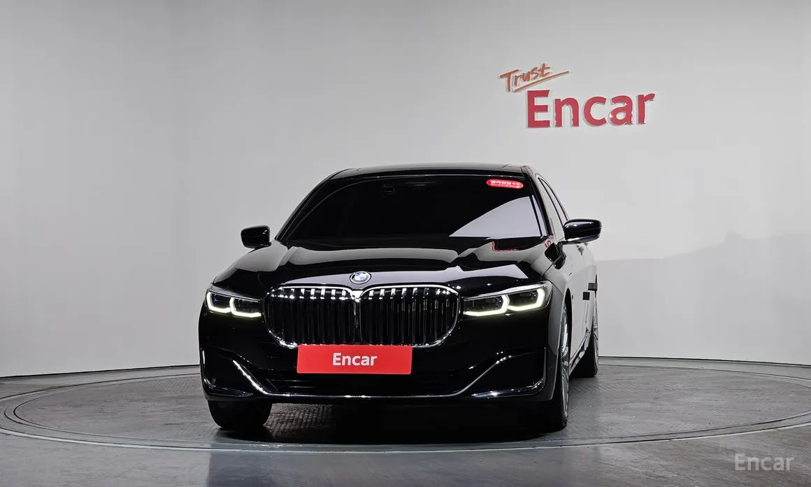 Фото 3 - BMW 7 Series