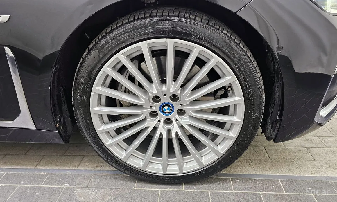 Фото 5 - BMW 7 Series