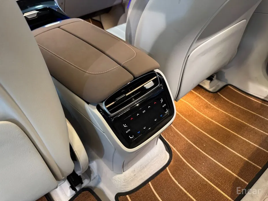 Фото 18 - Mercedes-Benz EQS