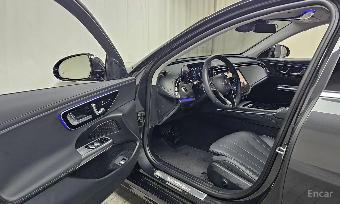 Фото 10 - Mercedes-Benz E-Class