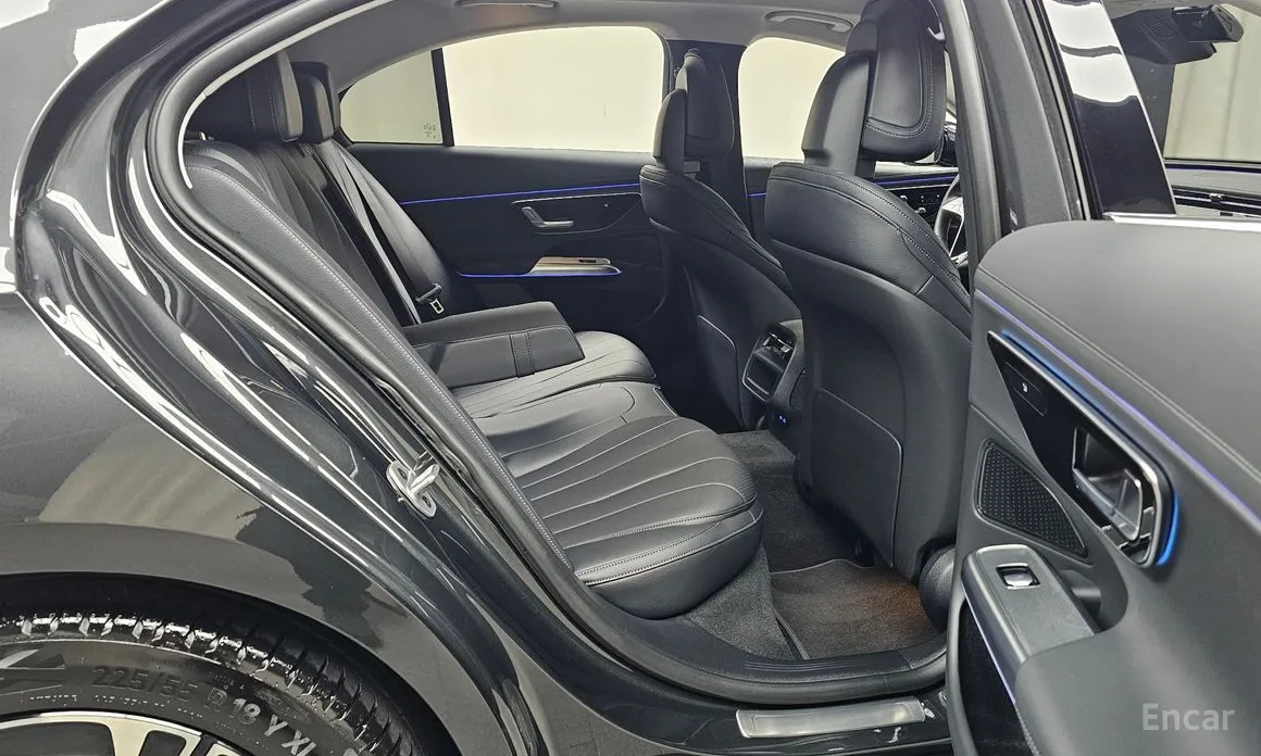 Фото 12 - Mercedes-Benz E-Class