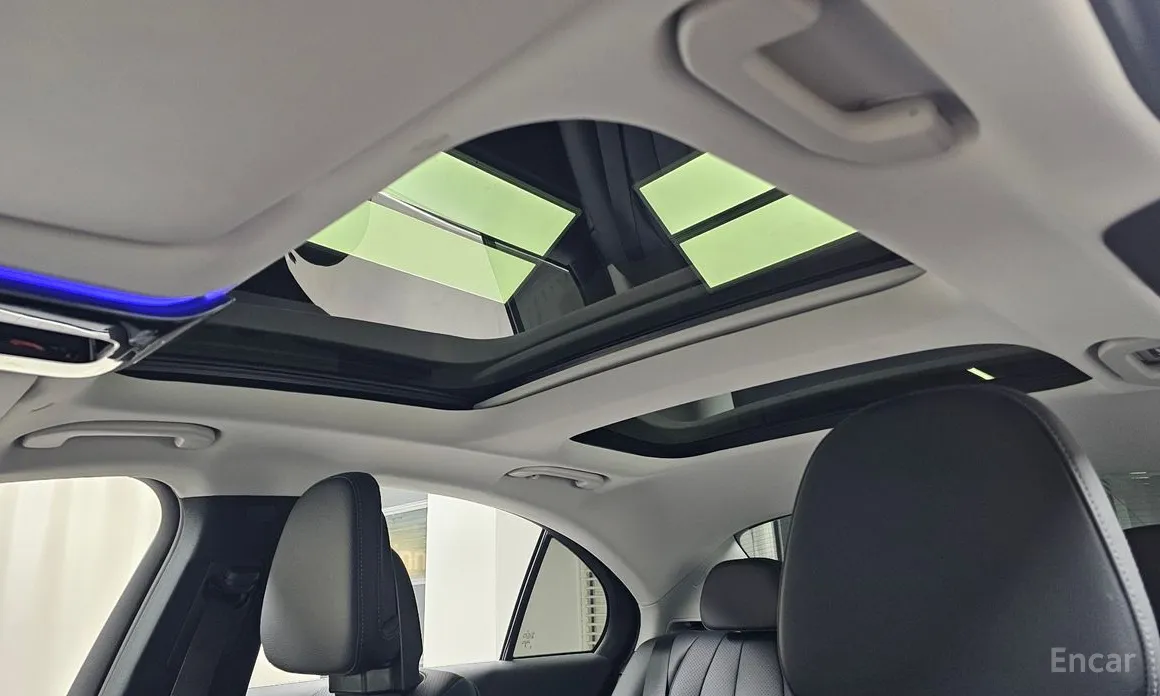 Фото 19 - Mercedes-Benz E-Class