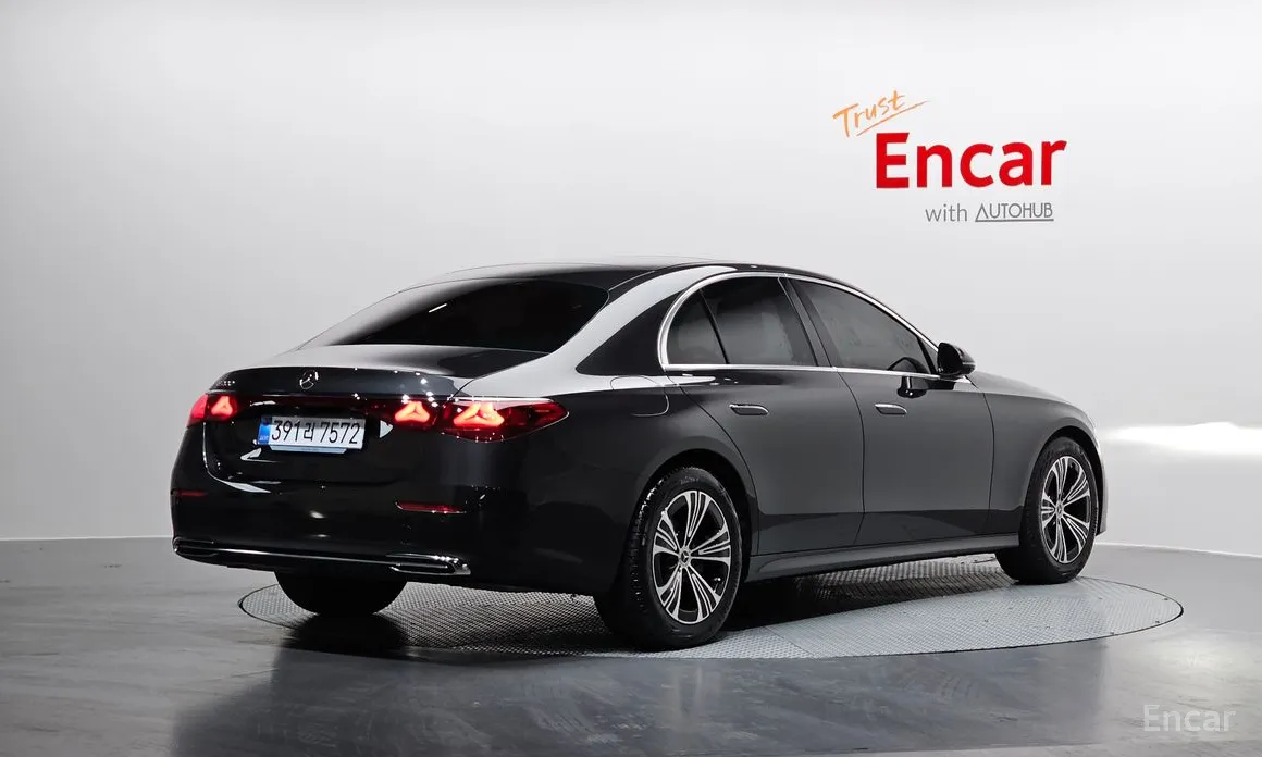 Фото 2 - Mercedes-Benz E-Class