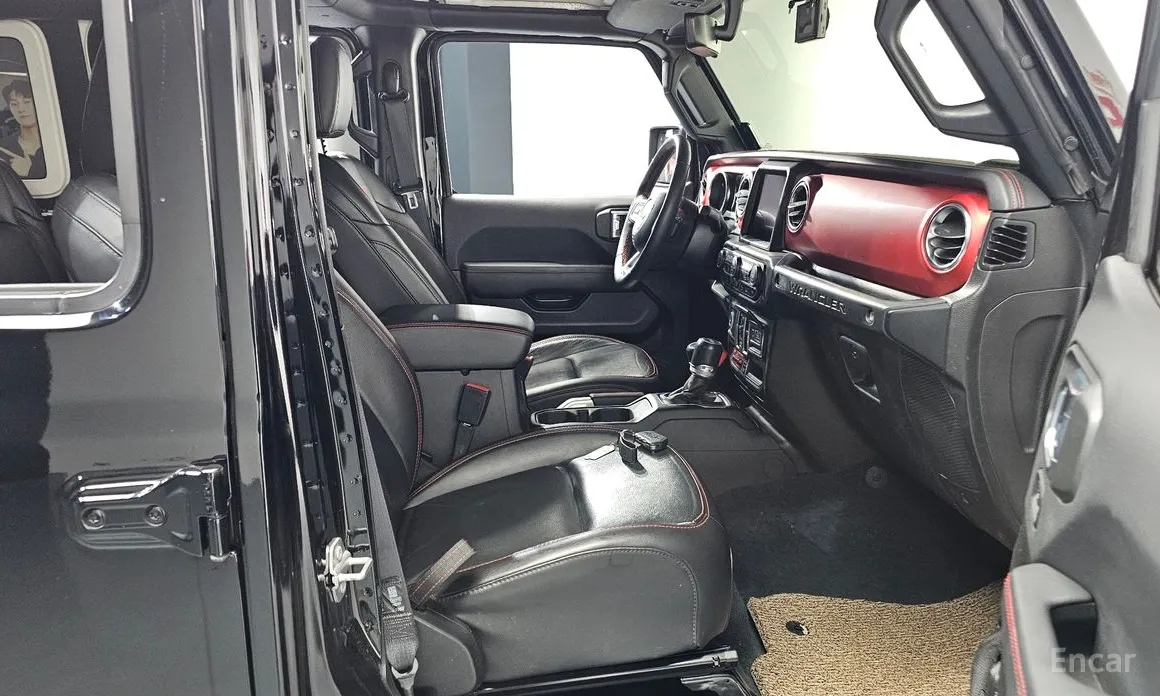 Фото 11 - Jeep Wrangler