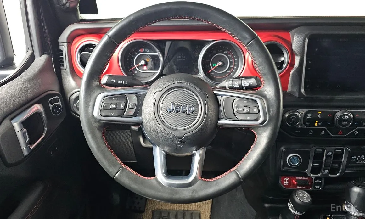 Фото 13 - Jeep Wrangler