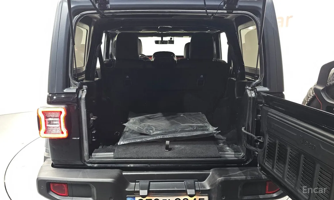 Фото 20 - Jeep Wrangler