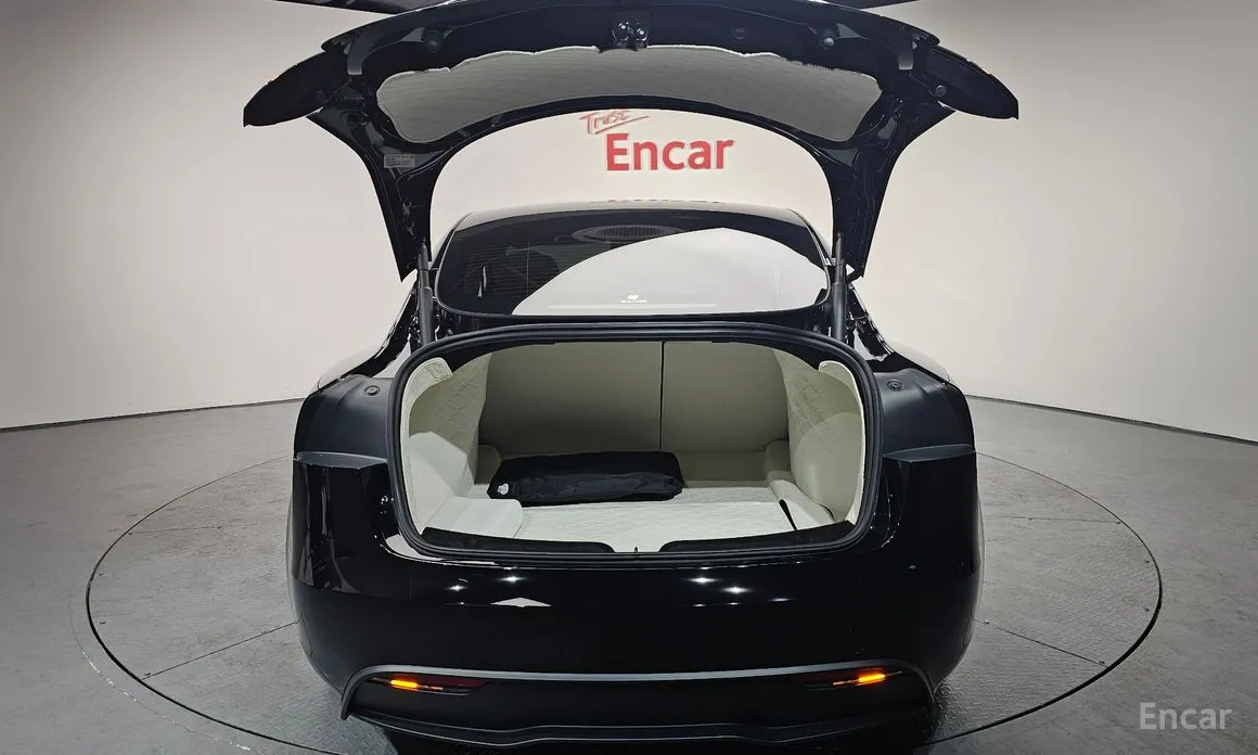 Фото 20 - Tesla Model 3