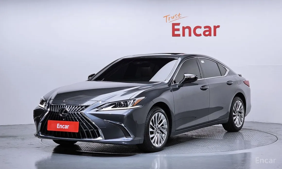 Фото 1 - Lexus ES