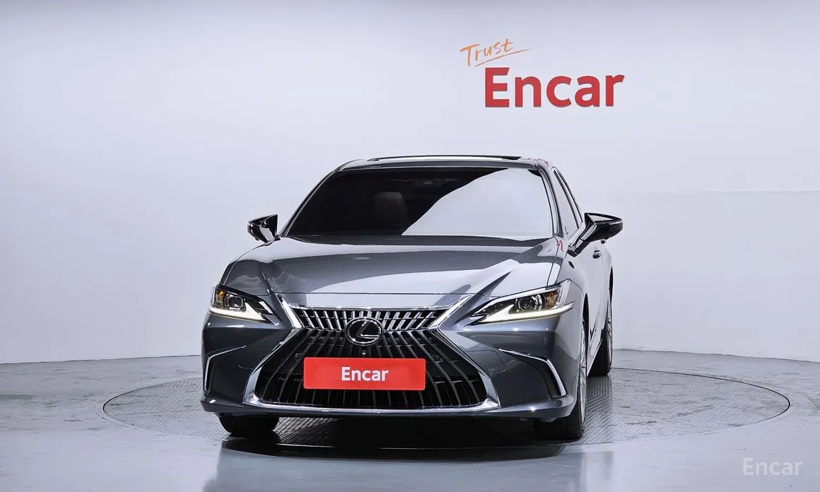 Фото 3 - Lexus ES