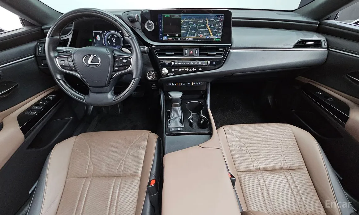 Фото 7 - Lexus ES