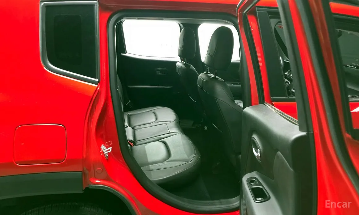 Фото 12 - Jeep Renegade