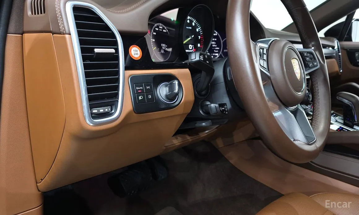 Фото 13 - Porsche Cayenne