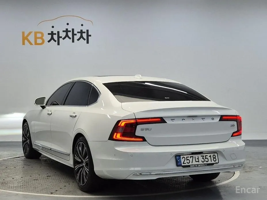 Фото 2 - Volvo S90