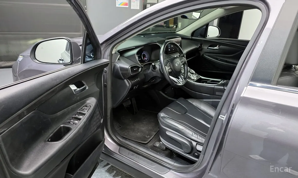 Фото 10 - Hyundai Santa Fe