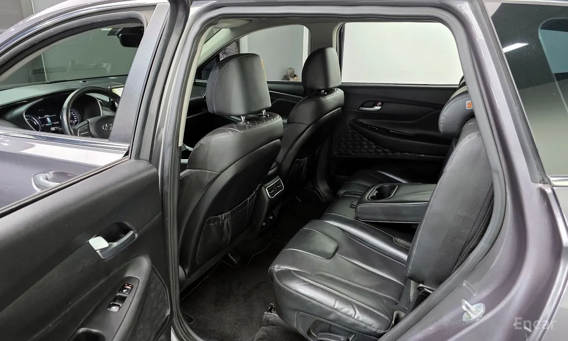 Фото 11 - Hyundai Santa Fe