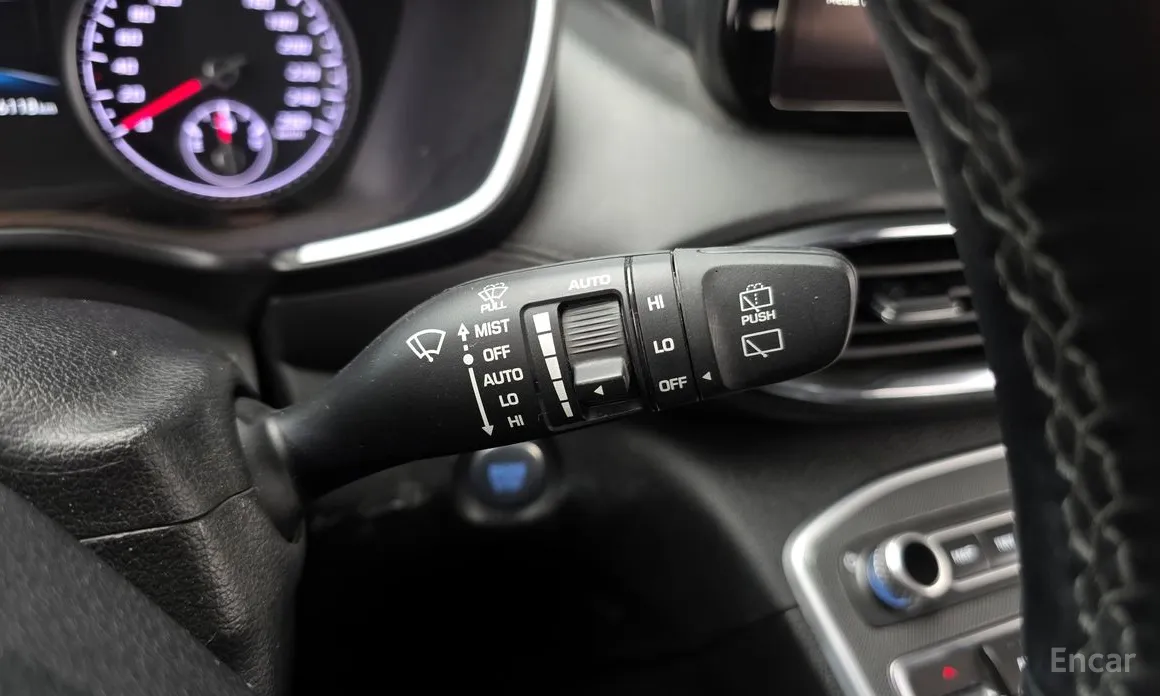 Фото 16 - Hyundai Santa Fe