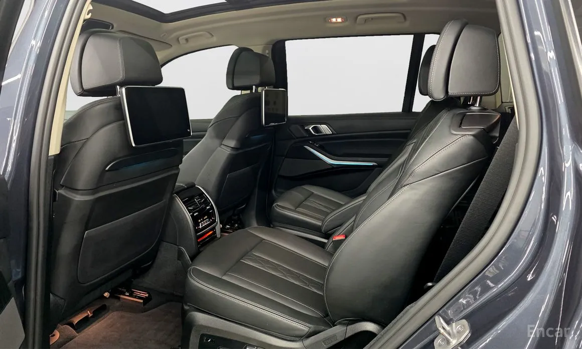 Фото 11 - BMW X7