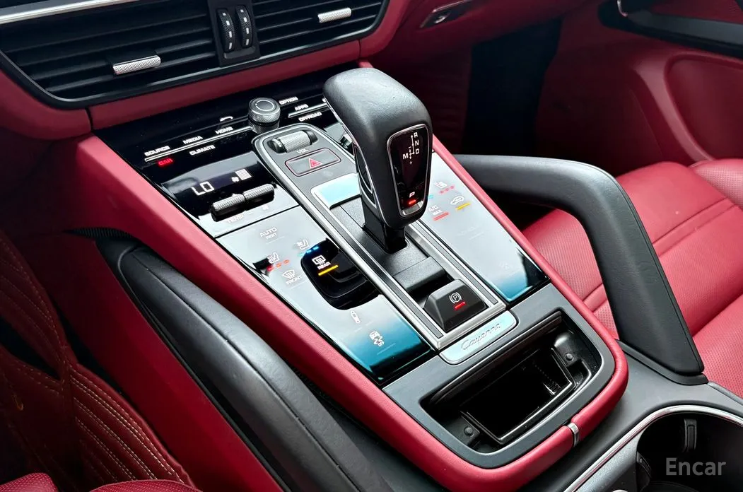 Фото 16 - Porsche Cayenne